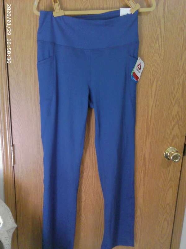 NWT Women's Reebok-Dry High Rise Navy Peony Athletic Pant Size L Slight Flare