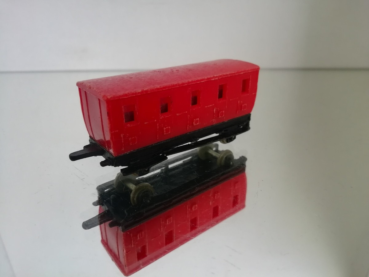 Majorette rail route Peugeot 404 break blanche – Etoile Auto49