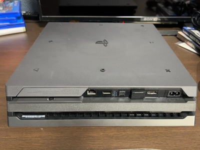 D1458-190218-49【中古】SONY PS4 Pro 1TB 4K HDR CUH-7100B