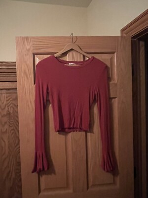 EXCELLENT urban Outfitters RUST RED cropped bell sleeve LETTUCE HEM size M