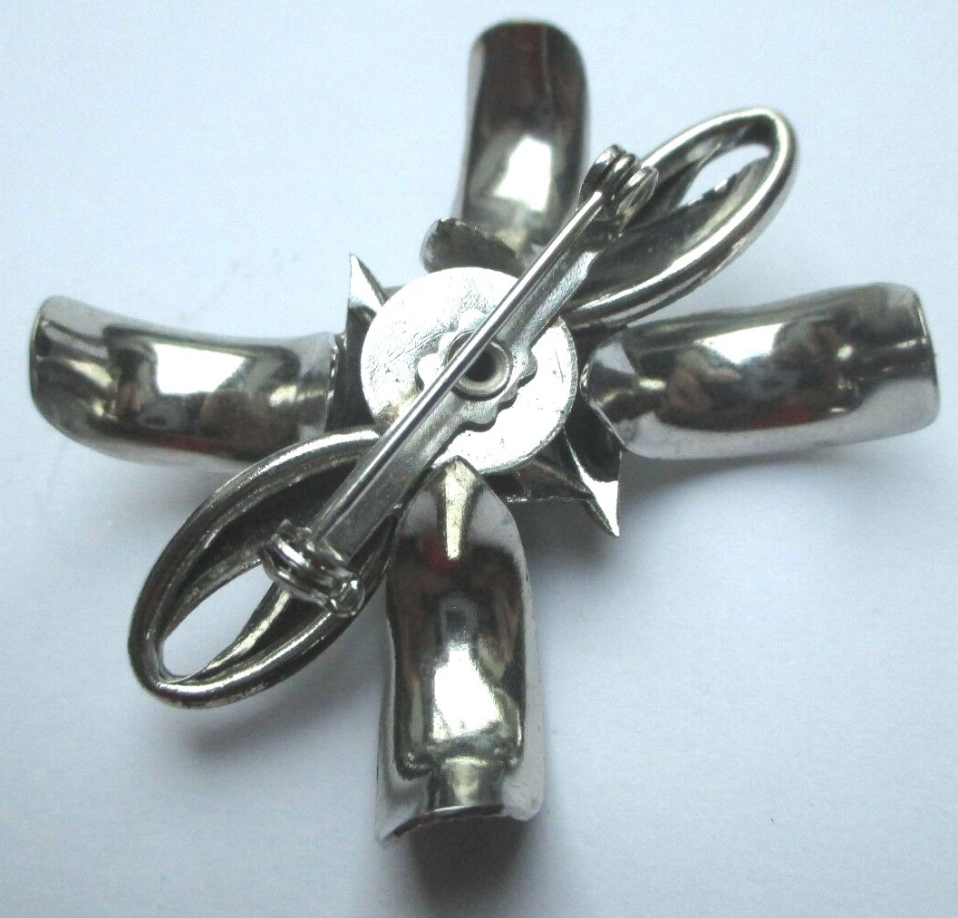 Broche Vintage Nœud Argentée Avec Cristaux - Bijou Ancien Occasion Sans Marque
