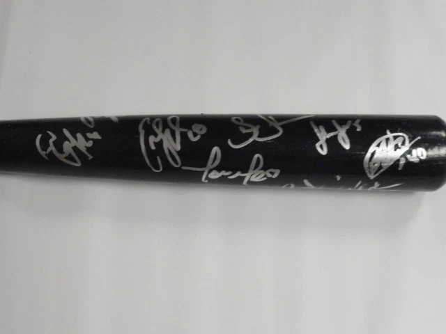 Bate firmado por el equipo de atletismo Oakland 2013 Yoenis Céspedes Colon Donaldson A's Foto 3 de 3