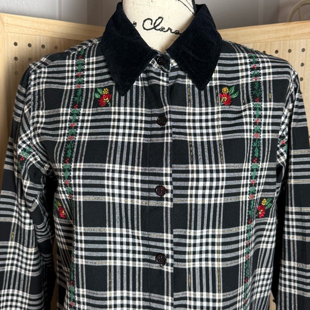 Basic Editions Holiday Plaid Button Down Shirt Em… - image 3