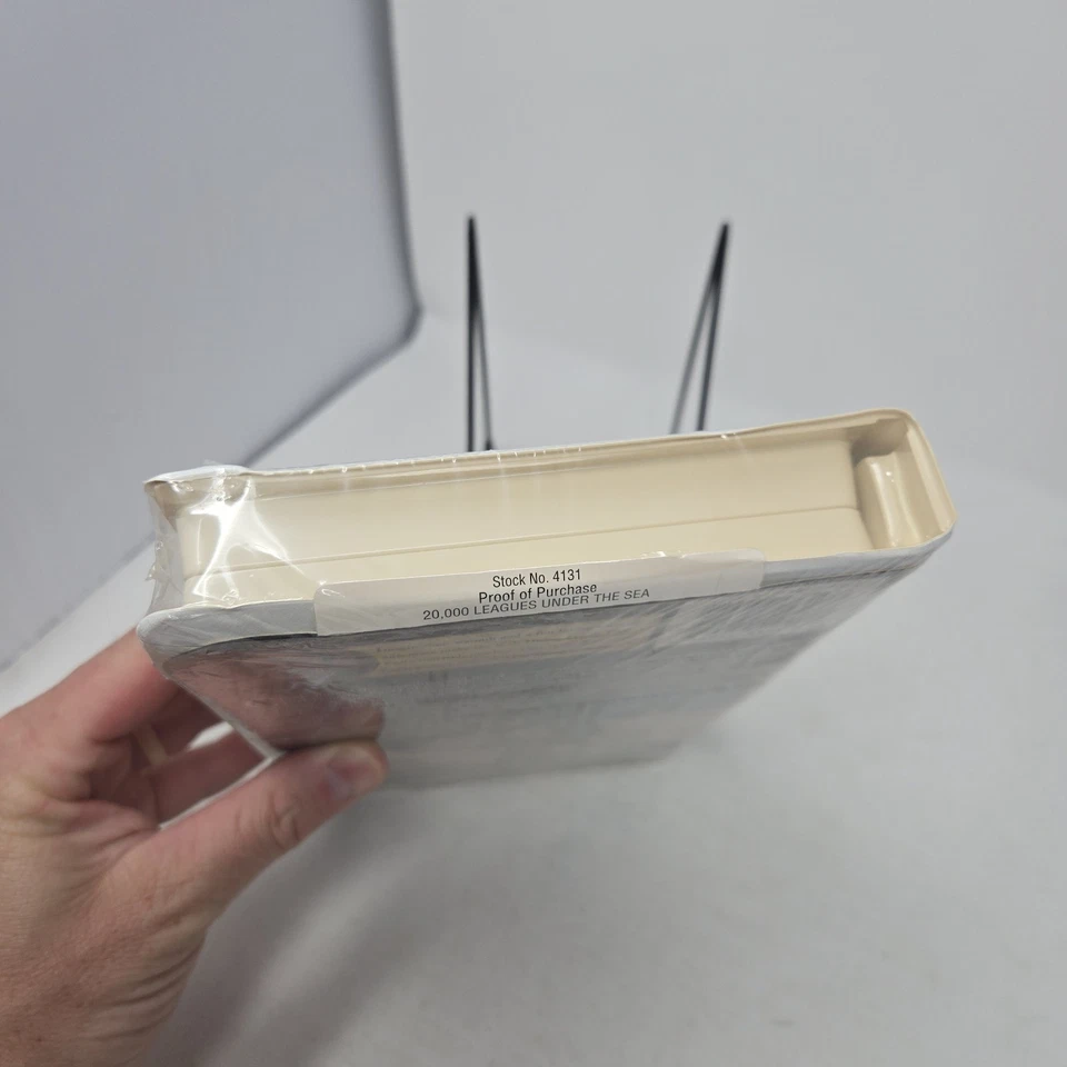 Walt Disney's 20,000 Leagues Under the Sea! VHS TAPE! FACTORY SEALED! - Image 3 of 4