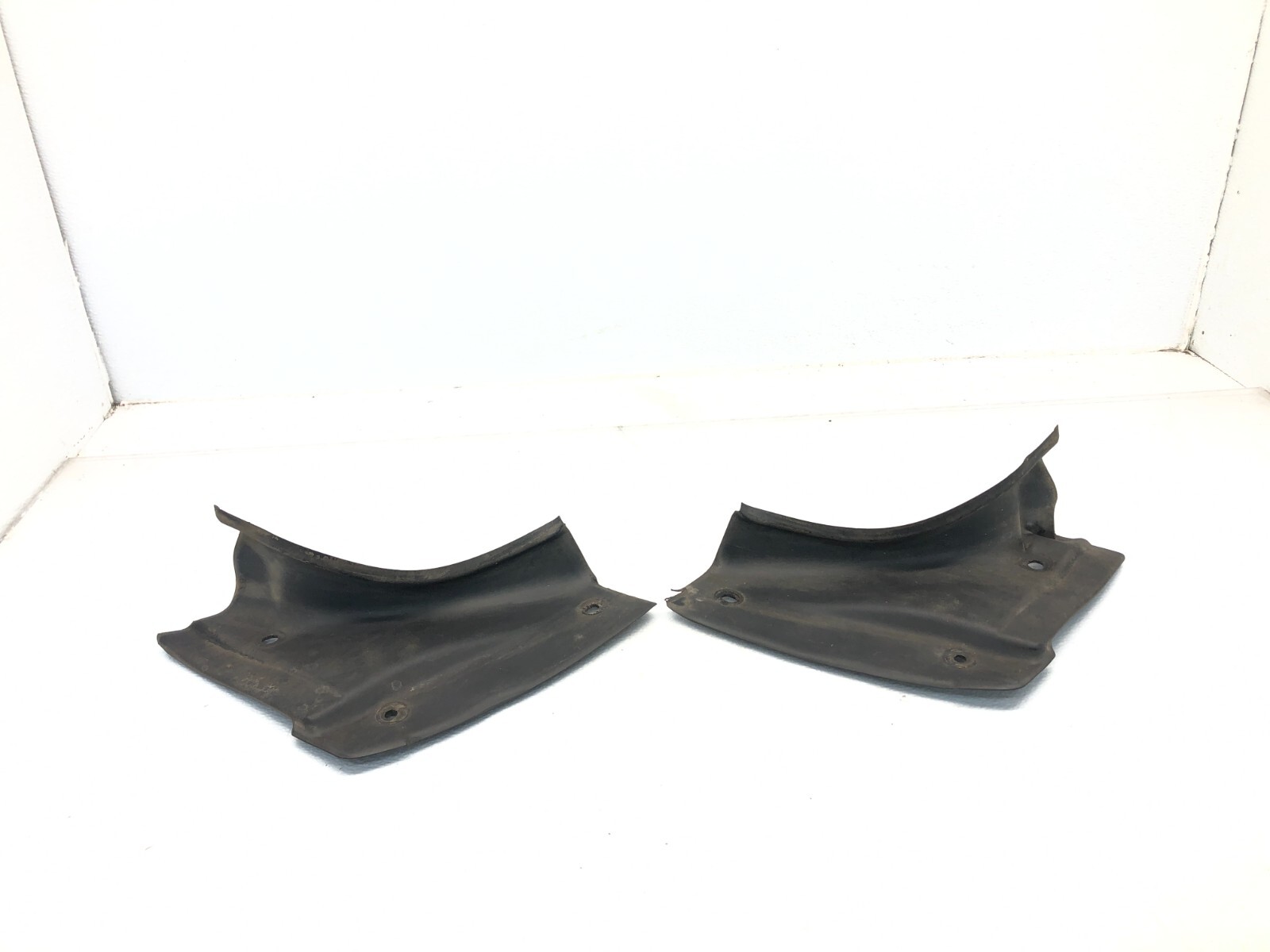 2008-2019 MASERATI GRANTURISMO S M145 LEFT RIGHT REAR LIGHT TRIM COVER PAIR OEM
