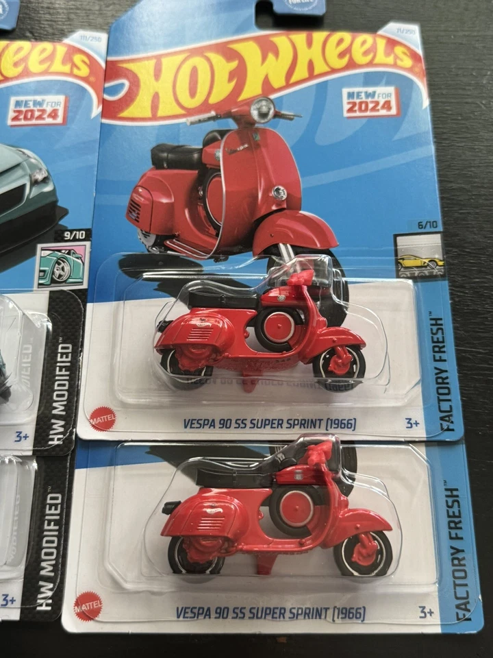 New 2024 Hot Wheels VESPA 90 SS SUPER SPRINT 1966 #71 Pontiac Aztek Custom 111 - Image 3 of 4