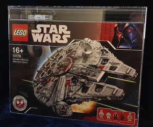 Lego Star Wars Ultimate Collector's Millennium Falcon (10179) | eBay