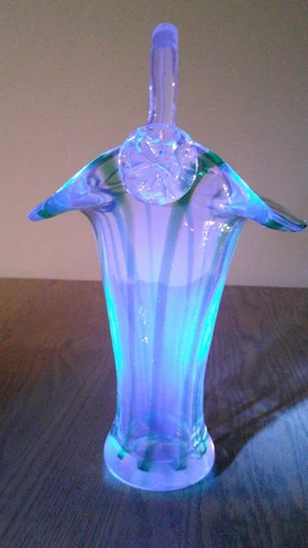 vintage blown glass green striped UV reactive glows blue beautiful Murano?  Z104