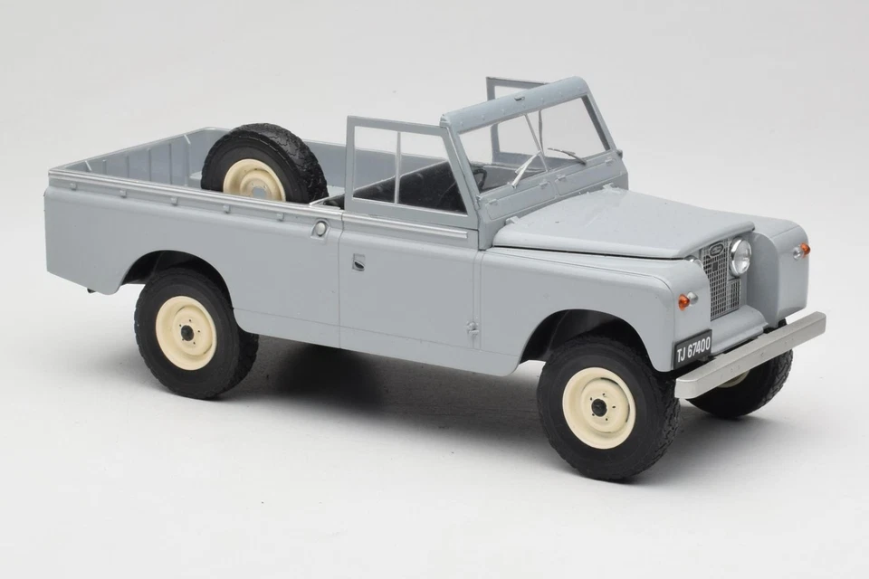 MCG18092 Land Rover Series II 109 Pickup Grey MCG 1:18 - Immagine 4 di 4