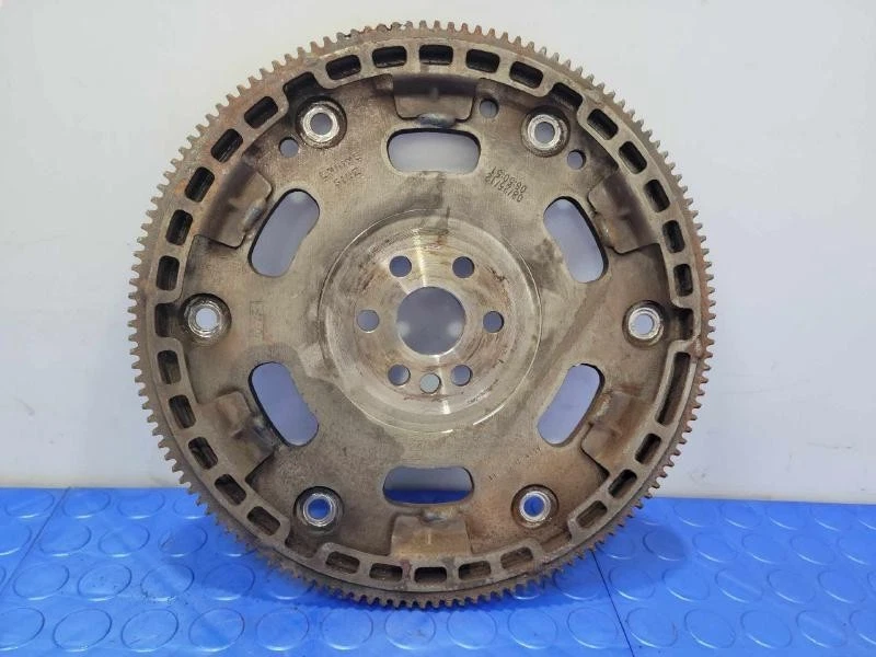 Оригинальный льняной маховик в сборе 1,6 л для Ford Fiesta 2013–2019 годов выпуска с гарантией - Изображение 2 из 4