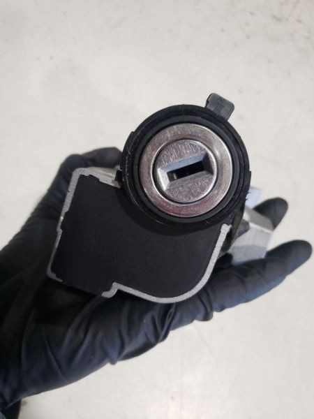 2007 M139 Maserati Quattroporte GTS Ignition Switch With Key Fob 010194 OEM