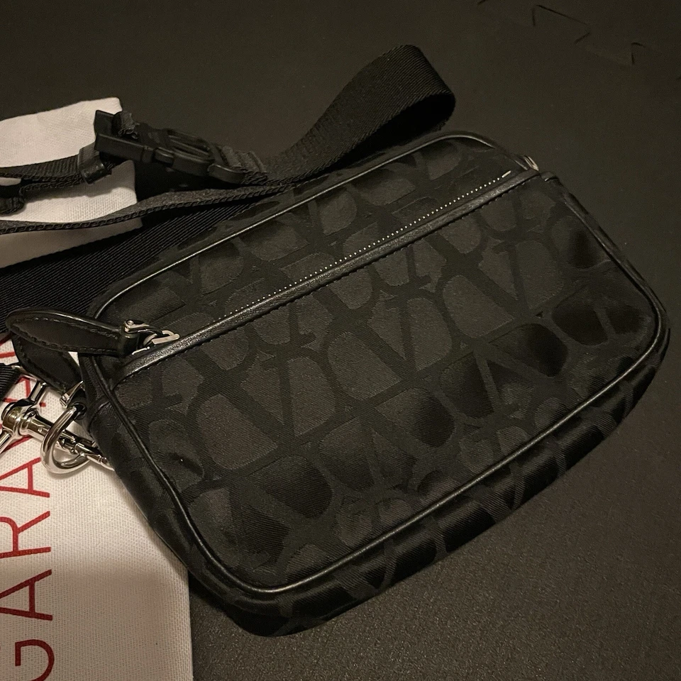 VALENTINO GARAVANI Toile Iconographe Technical Fabric Shoulder Bag - Image 4 of 4