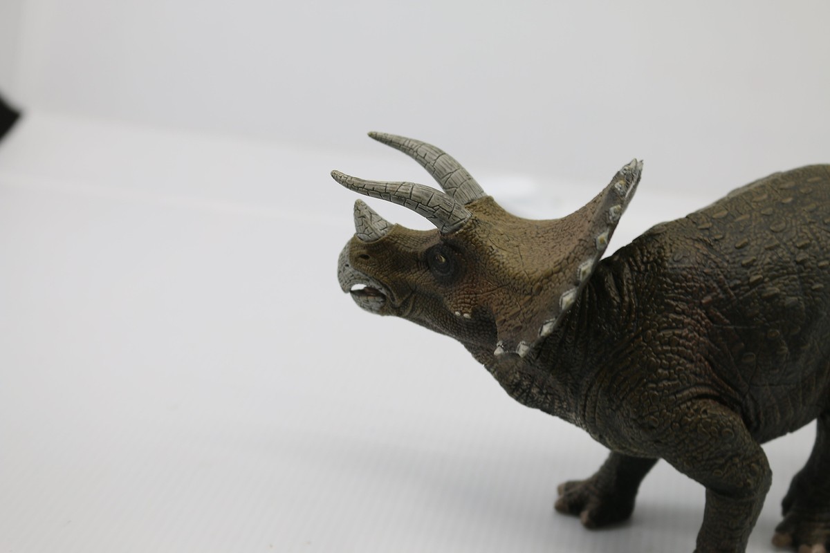 Papo Triceratops Dinosaur Toy Figure Rare 8.5”long 5” High | eBay