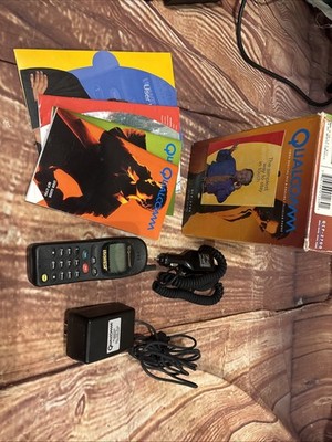 Vintage Qualcomm QCP-2700 Sprint Cell Phone w Charger 1990s