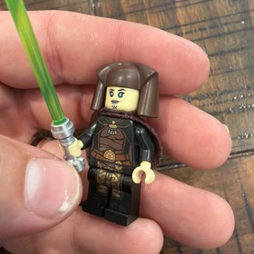 LEGO&reg; Star Wars Luminara Unduli Minifigure Sw0745 From Set 75151