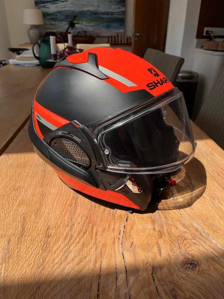 Shark Motorcycle Helmet - Image 2 of 4