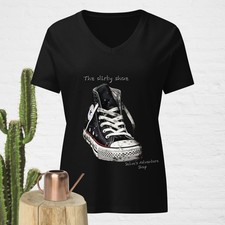 Women  s relaxed v-neck t-shirt