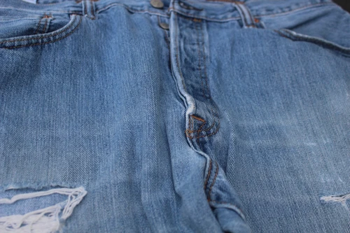 Men's LEVI Strauss 501 Jeans 38 x 32 distressed