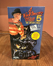 3 Horror Trading Cards Sets That Are Cheap and Easy to Collect 9