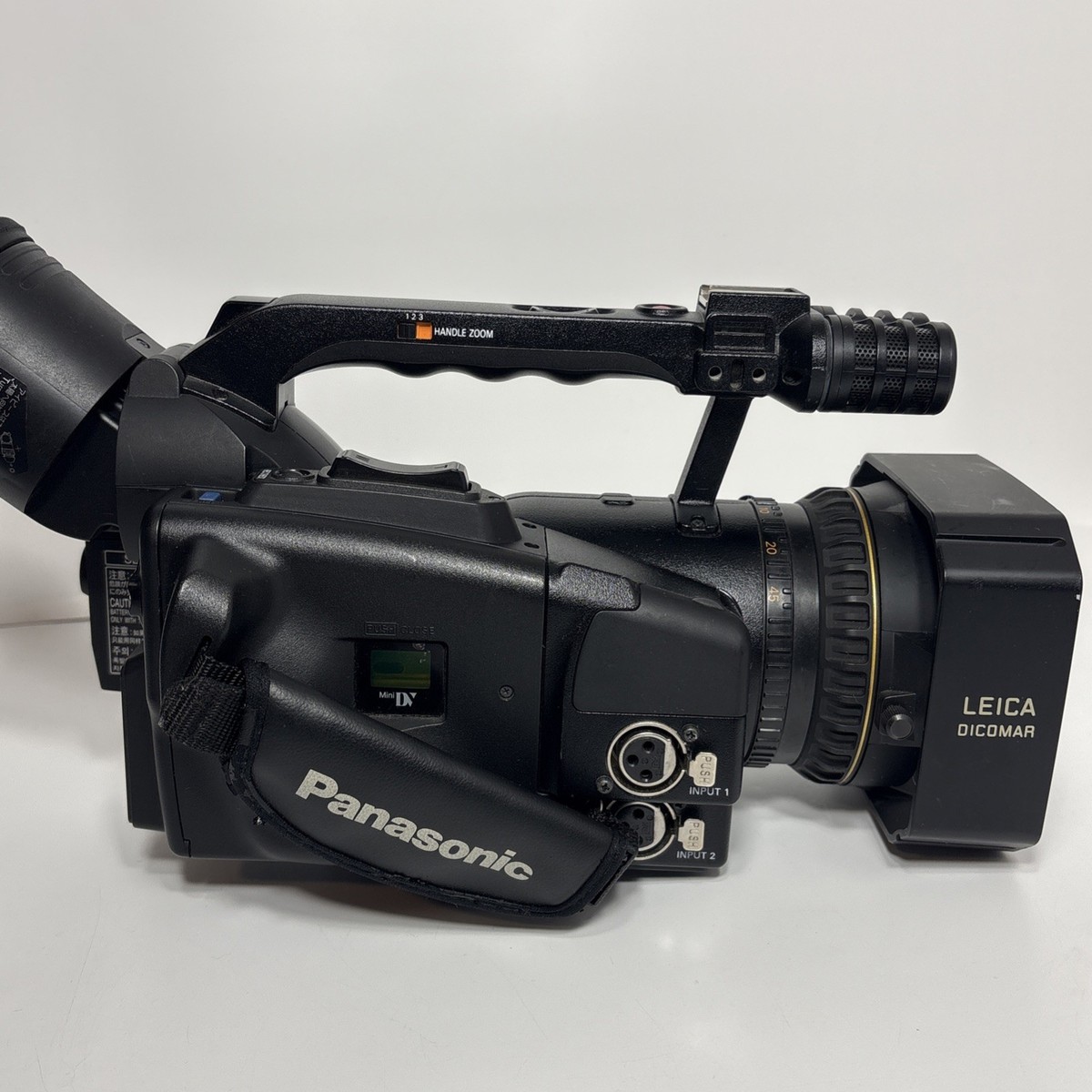 Panasonic AG-DVX100B 3-CCD 24P Mini-DV Cinema Camcorder w/ Battery