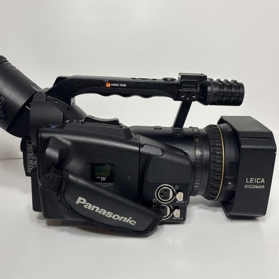 Panasonic AG-DVX100B 3-CCD 24P Mini-DV Cinema Camcorder w/ Battery