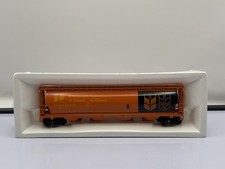 Bachmann HO scale Government of Canada 4-bay cylindrical grain hopper.