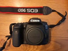 CANON EOS 90D. COMPLETO DI SCATOLA, 4 BATTERIE, CARICATORE CANON. USATO POCHISSIMO.
