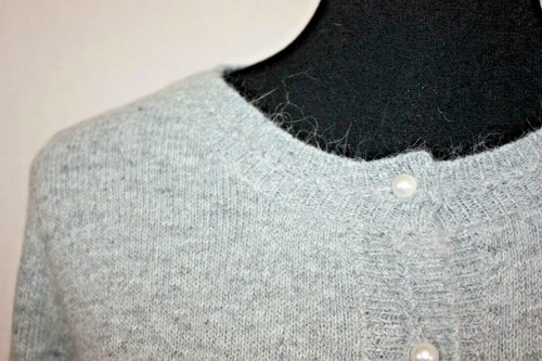 Renee C Angora Blend Long Sleeve Gray Cardigan Sweater Sz S Pearl Shape Buttons - Picture 3 of 6