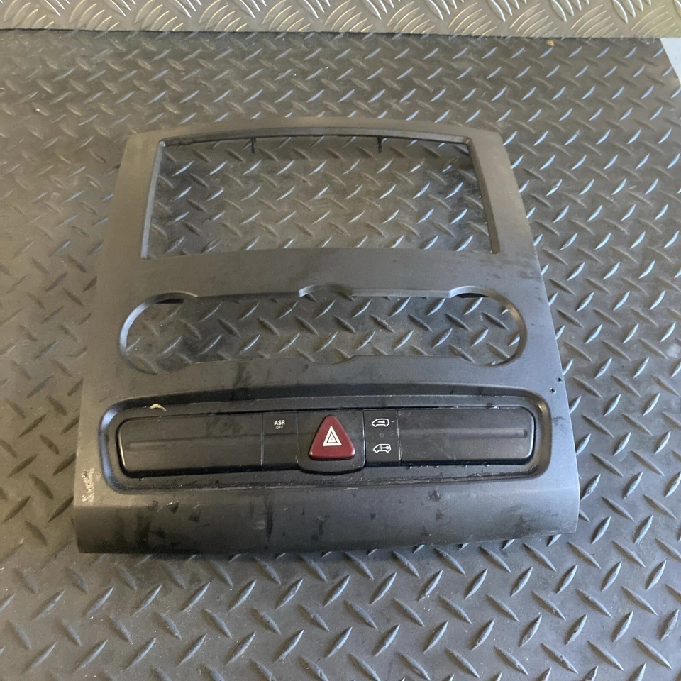 Volkswagen Crafter 2008 panel de interruptores de peligro y moldura 9065454107 #3 Foto 2 de 4