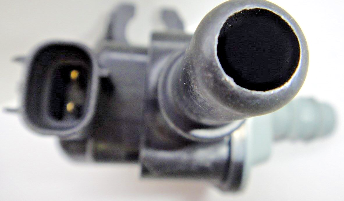 NEW GENUINE/ OEM 31321694 VACUUM VALVE ND04L for VOLVO S80 V60 S60