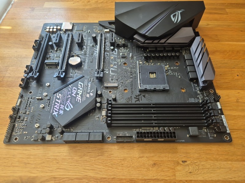 Asus Strix B450-F  Gaming ATX AM4 Motherboard DDR4 Read Description