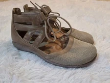 Naot Womens Lace Up Flats Size 38 US 7 Beige Brown Leather Comfort Snake Texture