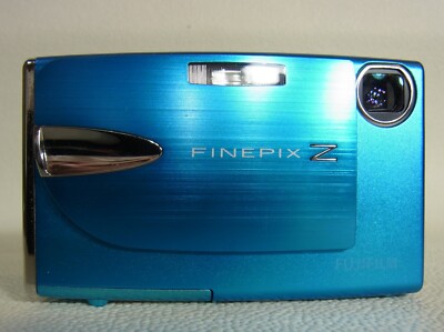 FUJIFILM FINEPIX Z20FD,Blue,Rare,3x,2.5,10MP Excellent from JAPAN