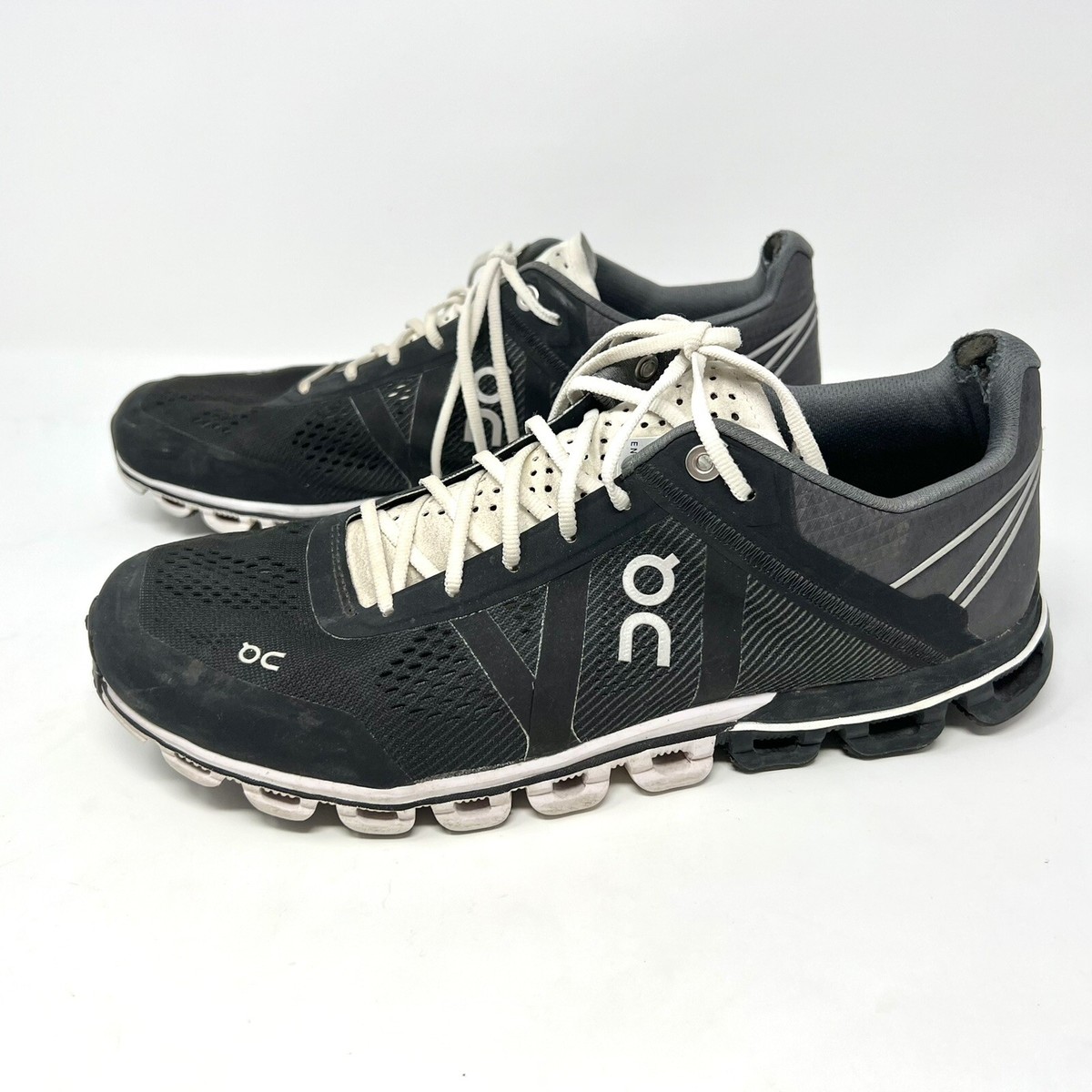 On Swiss Engineering Cloudflow Grey Running Shoes Sneakers  display picture 1