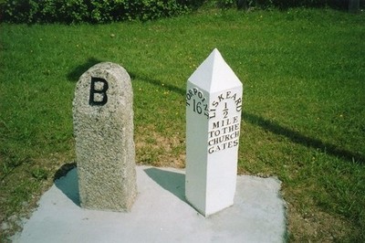 Foto 6x4 alter Meilenstein und alte Grenzmarkierung von der ehemaligen A390, Liske um 2006