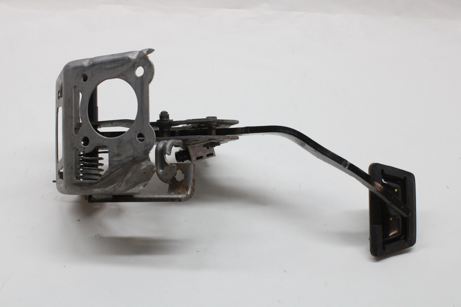 2022 MASERATI LEVANTE MODENA BRAKE PEDAL WITH BRACKET OEM 19 20 21 22 23 24