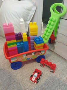 mega bloks wagon 50 pieces