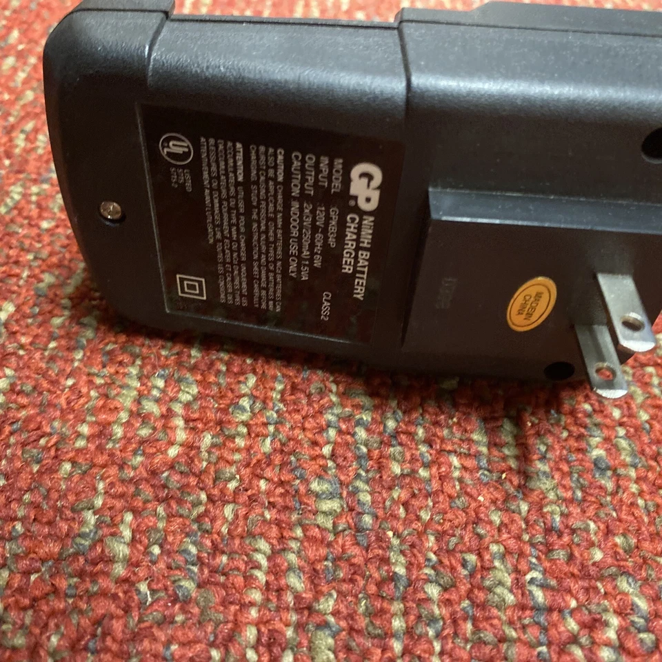 Cargador de batería GP NiCd NiMH ~ Clase 2 ~ GPKB34P ~ Foto 2 de 3