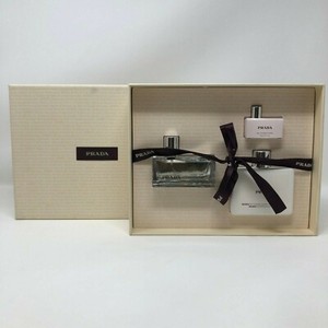 prada tendre gift set
