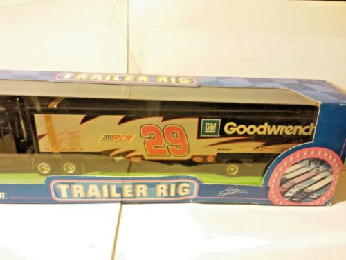 Winners Circle Kevin Harvick 29 Goodwrench Tractor Trailer 1:64 Scale Die Cast 3 - Picture 3 of 8