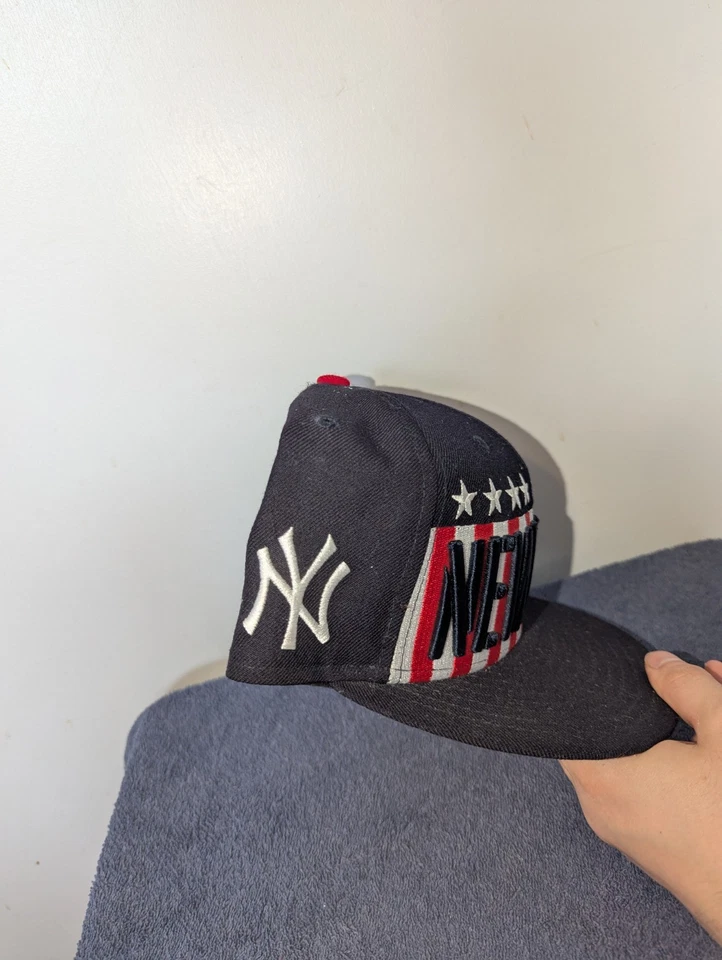 New Era New York Yankees 59Fifty Fitted Hat Size 7 1/4 USA Flag Logo Blue Wool - Image 4 of 4