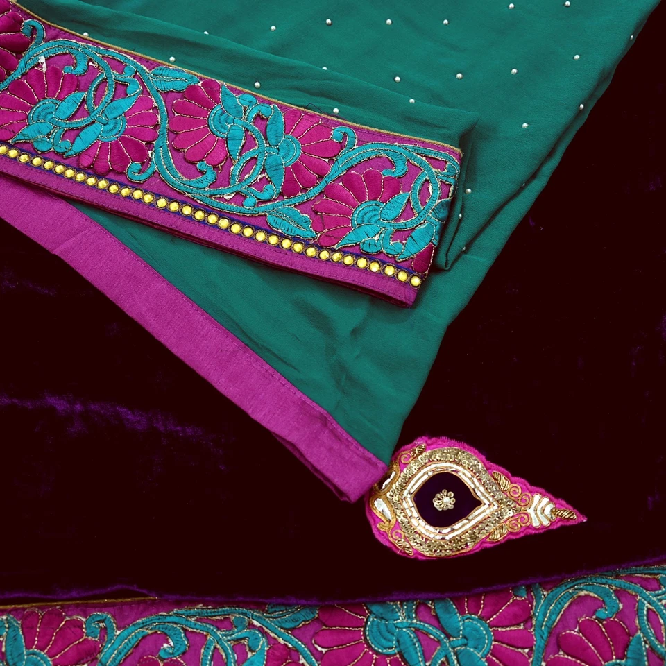 Vintage Heavy Sari Purple Pure Georgette Silk & Velvet Hand Embroidered Sarees - Image 3 of 4