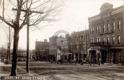 Broad Street Hotel Baltzel Wagons Lyons NY Beach Publisher RPPC Postcard COPY
