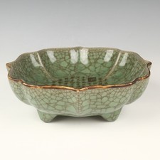 Ancienne lave brosse chinoise en porcelaine émaillée céladon
