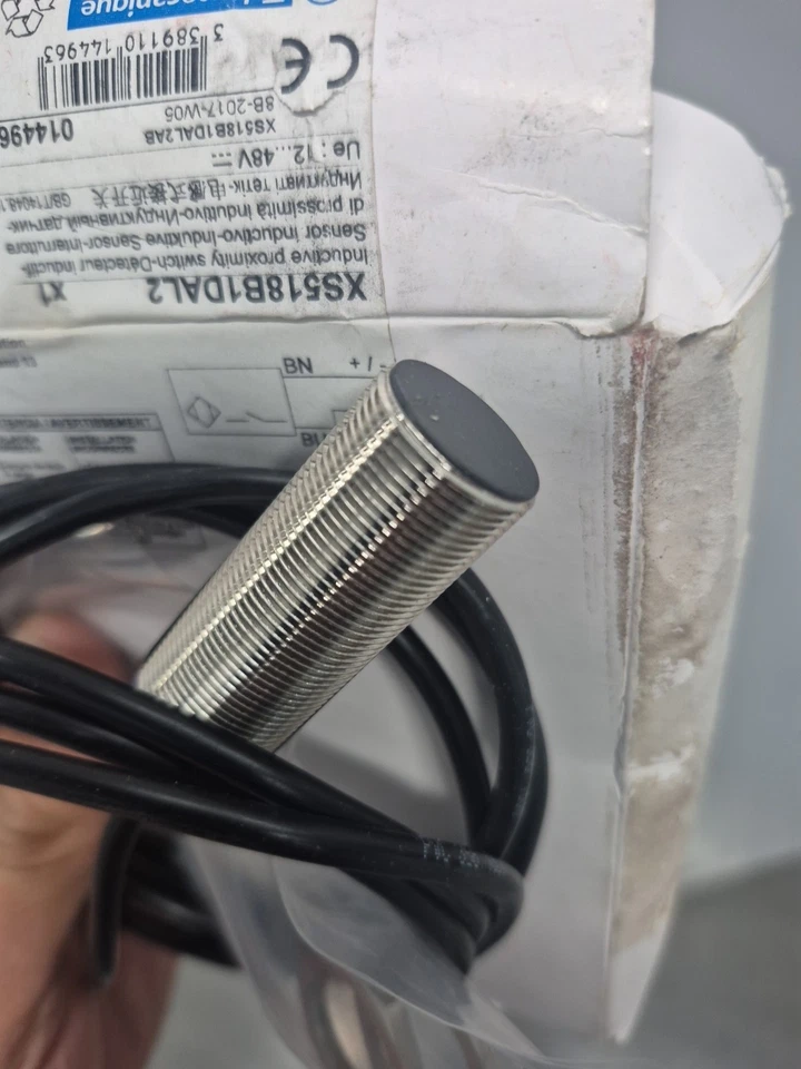 NEW TELEMECANIQUE XS518B1DAL2 PROXIMITY SWITCH - Image 3 of 4