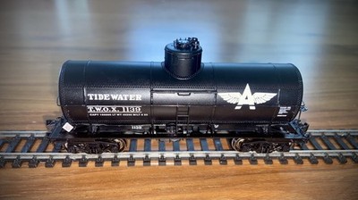 PROTO 2000 Tidewater Flying A 10000 Gallon Type 21 Tank Car. 