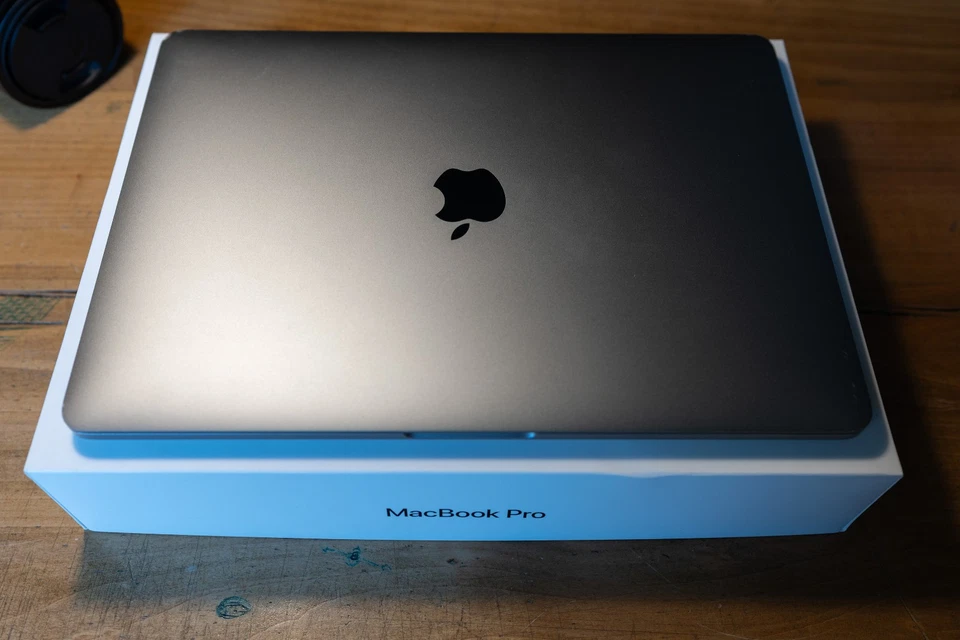 Apple MacBook Pro 13" 2019 · i7 · 16GB · 512GB, foto 2 di 5