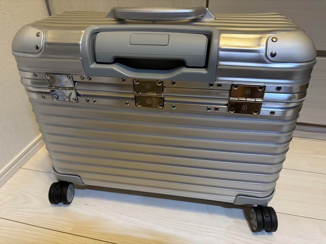 Rimowa Original Pilot Case 31L Silver 4-wheels Carry Case Suitcase