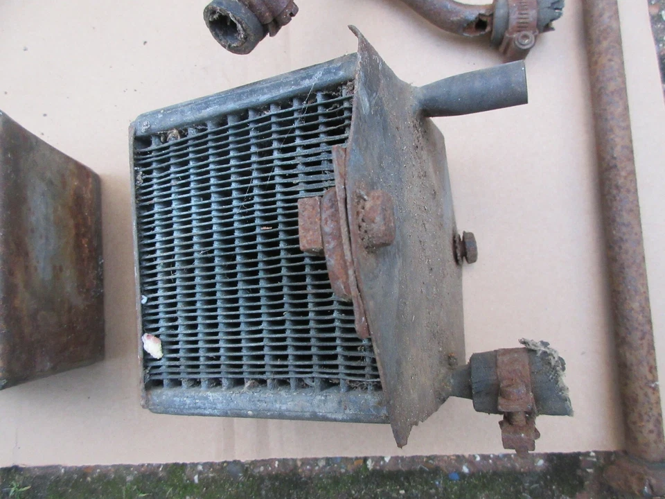 NÚCLEOS INTERCAMBIADORES DE CALOR BORGWARD ISABELLA BEHR ORIGINALES + TUBERÍAS. Foto 3 de 4