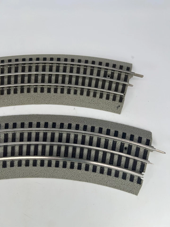 Lionel Fastrack O Gauge 0-36 Full Curve Set of (2) Good Condition - Image 3 of 4